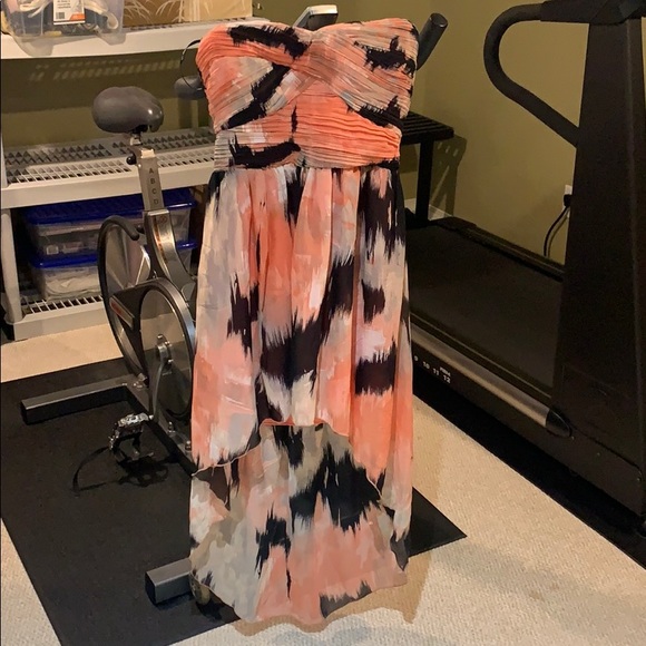 Strapless, high low dress. Peach black, grey print - Picture 3 of 6